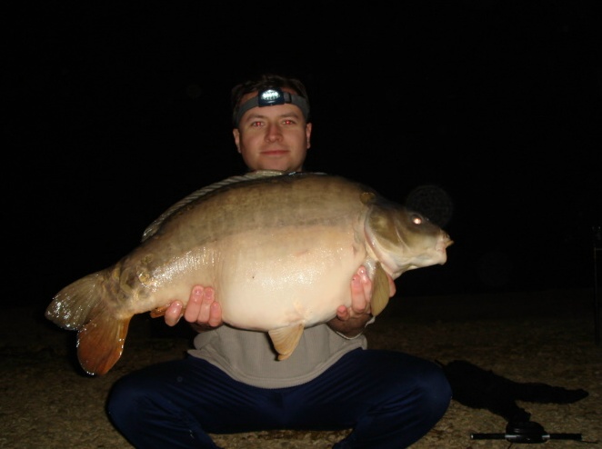 A big carp caught from the Hardwick lake linear, caught at night